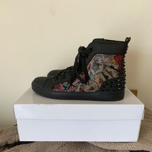 Get A FREE WATCH or Bracelet “BUY” these Sneakers